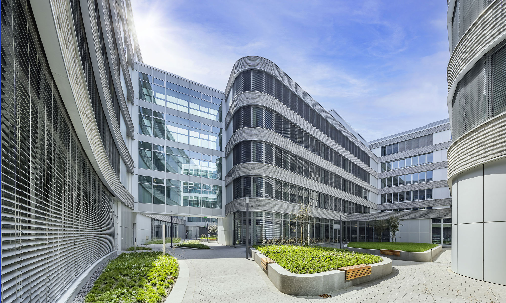 Düsseldorf: STRABAG übergibt das neue HSBC Hauptquartier