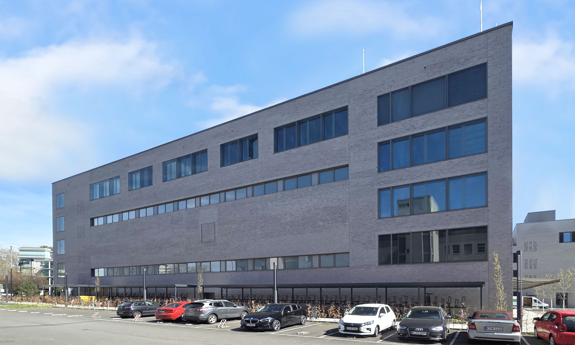 SCHULE und Bürogebäude Köln Deutz