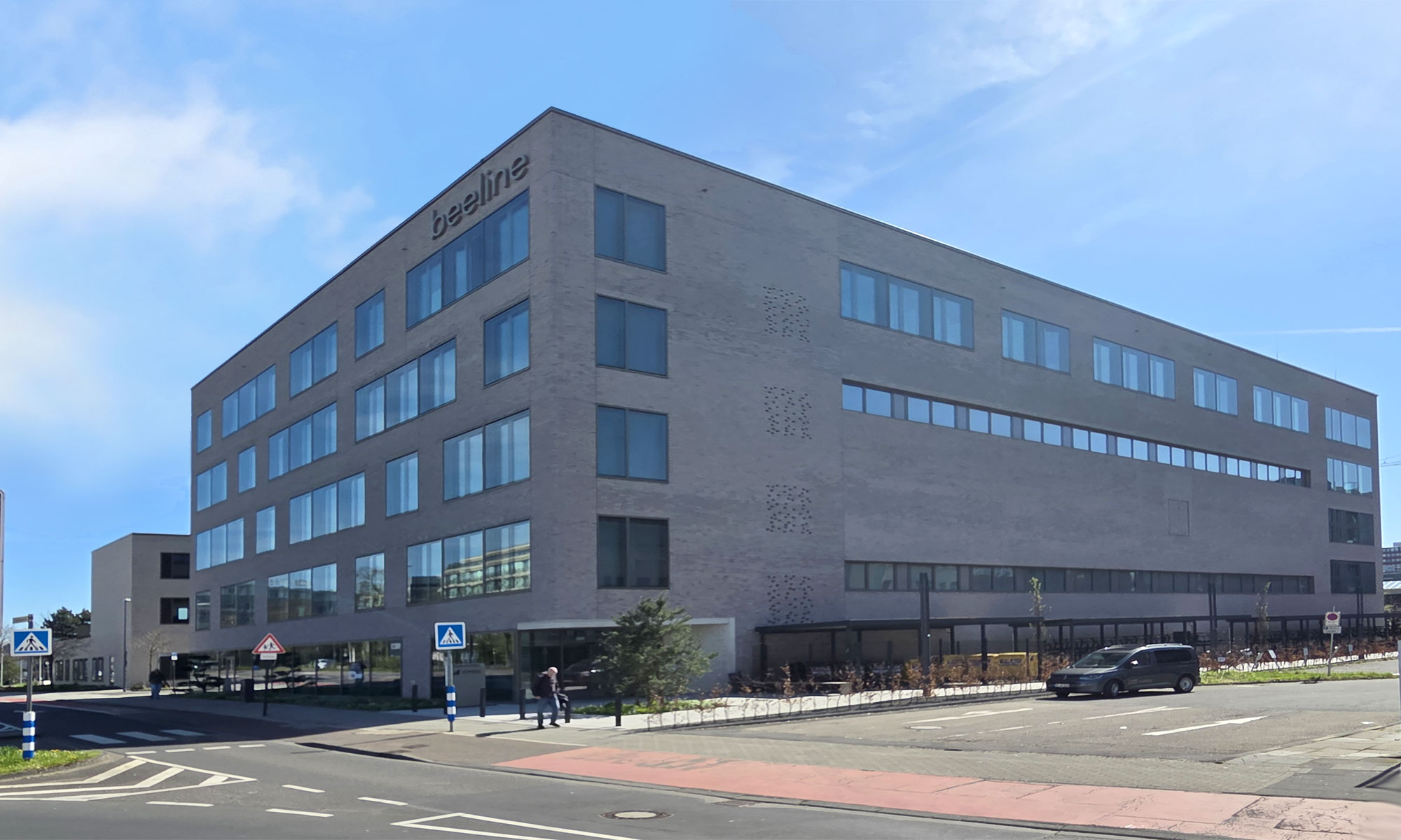 SCHULE und Bürogebäude Köln Deutz